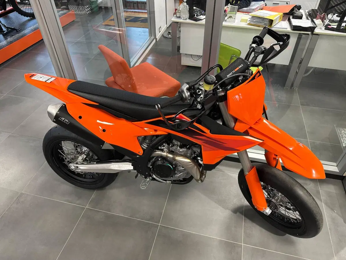 KTM 450 SMR (2027) (2)