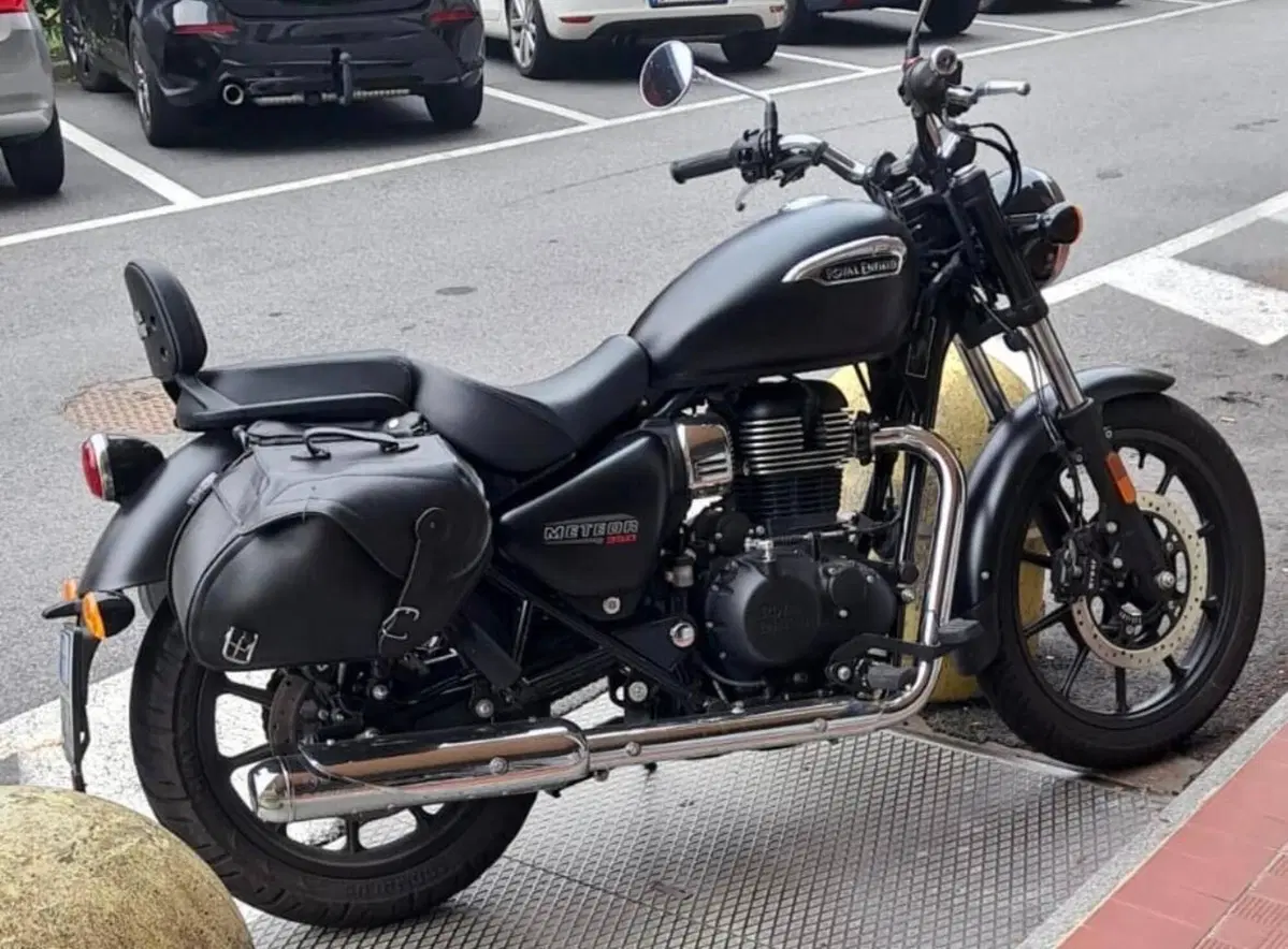 Royal Enfield Meteor 350 (2021 - 26) (2)