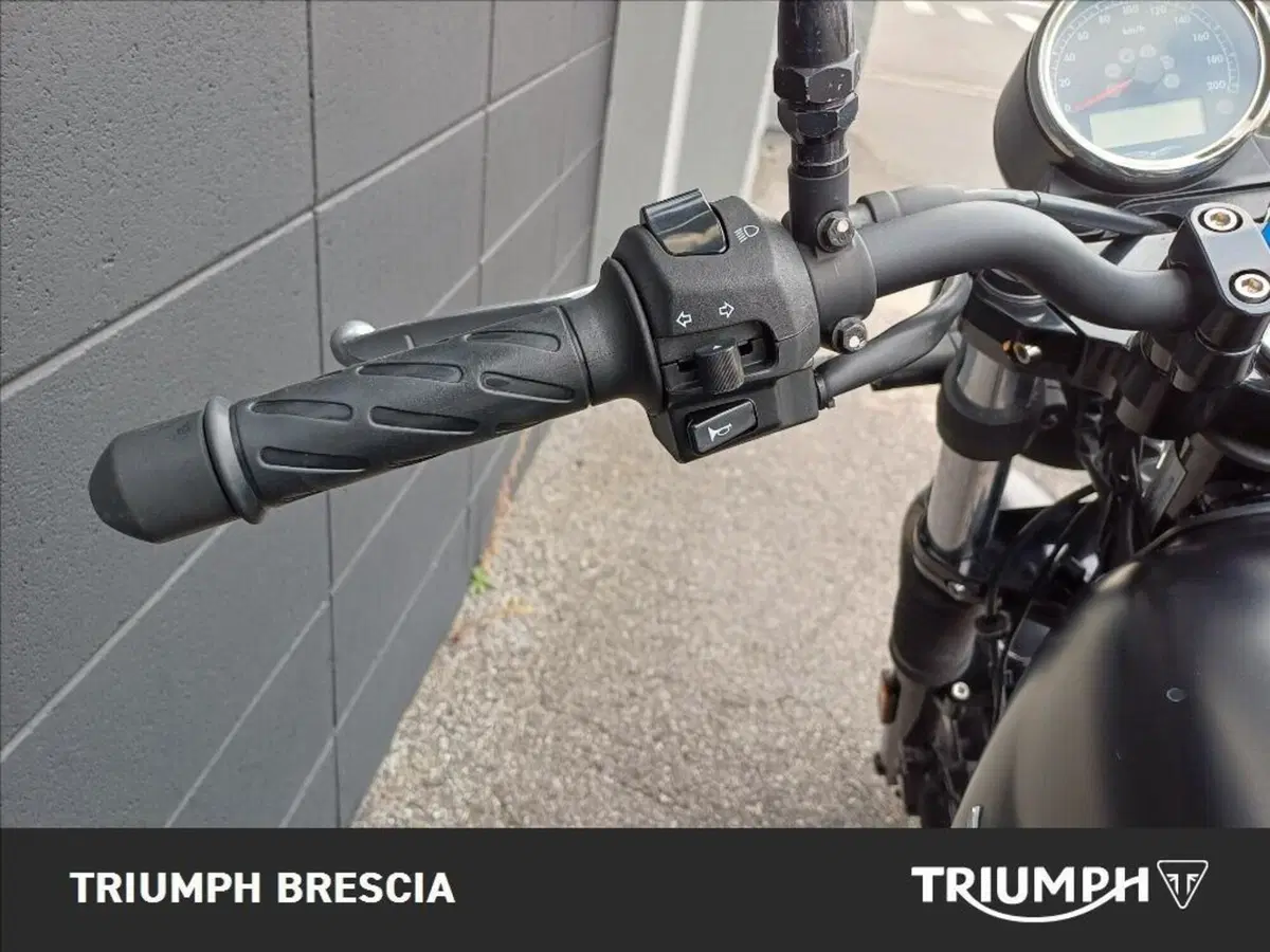 Moto Guzzi V7 III Stone (2017 - 20) (9)