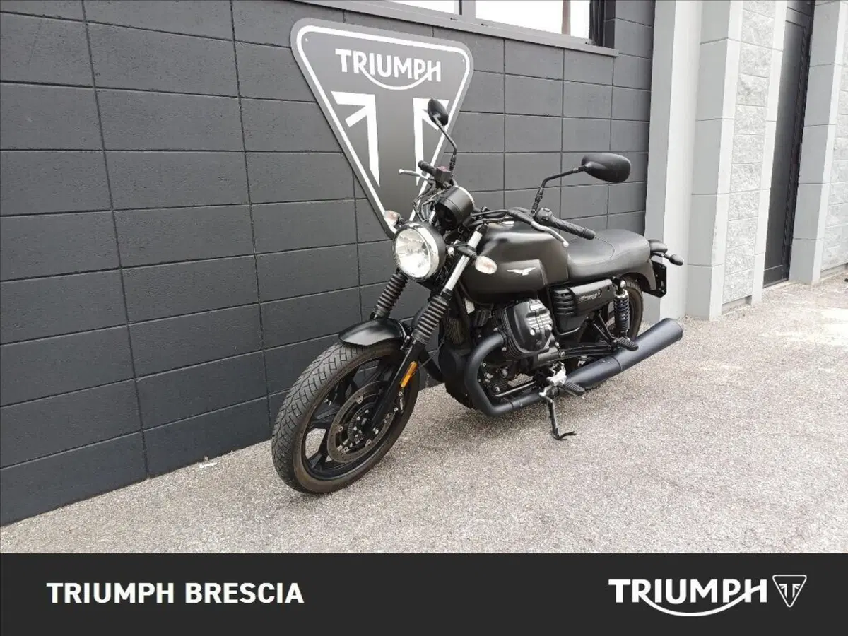 Moto Guzzi V7 III Stone (2017 - 20) (12)