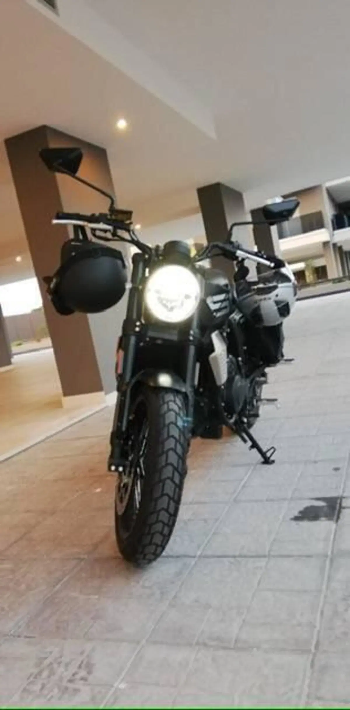 Brixton Motorcycles Crossfire 500 (2021 - 25) (2)