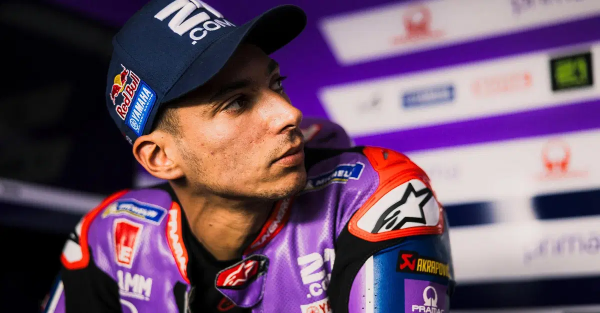 MotoGP, stagione finita per Toprak Razgatlioglu, si opererà alla spalla dopo la caduta di Mandalika