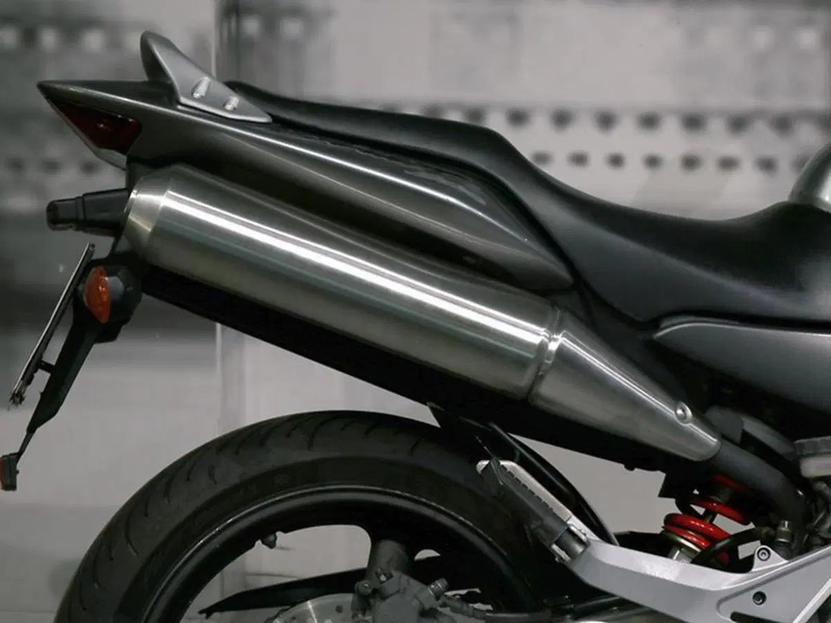 Honda Hornet 900 (6)