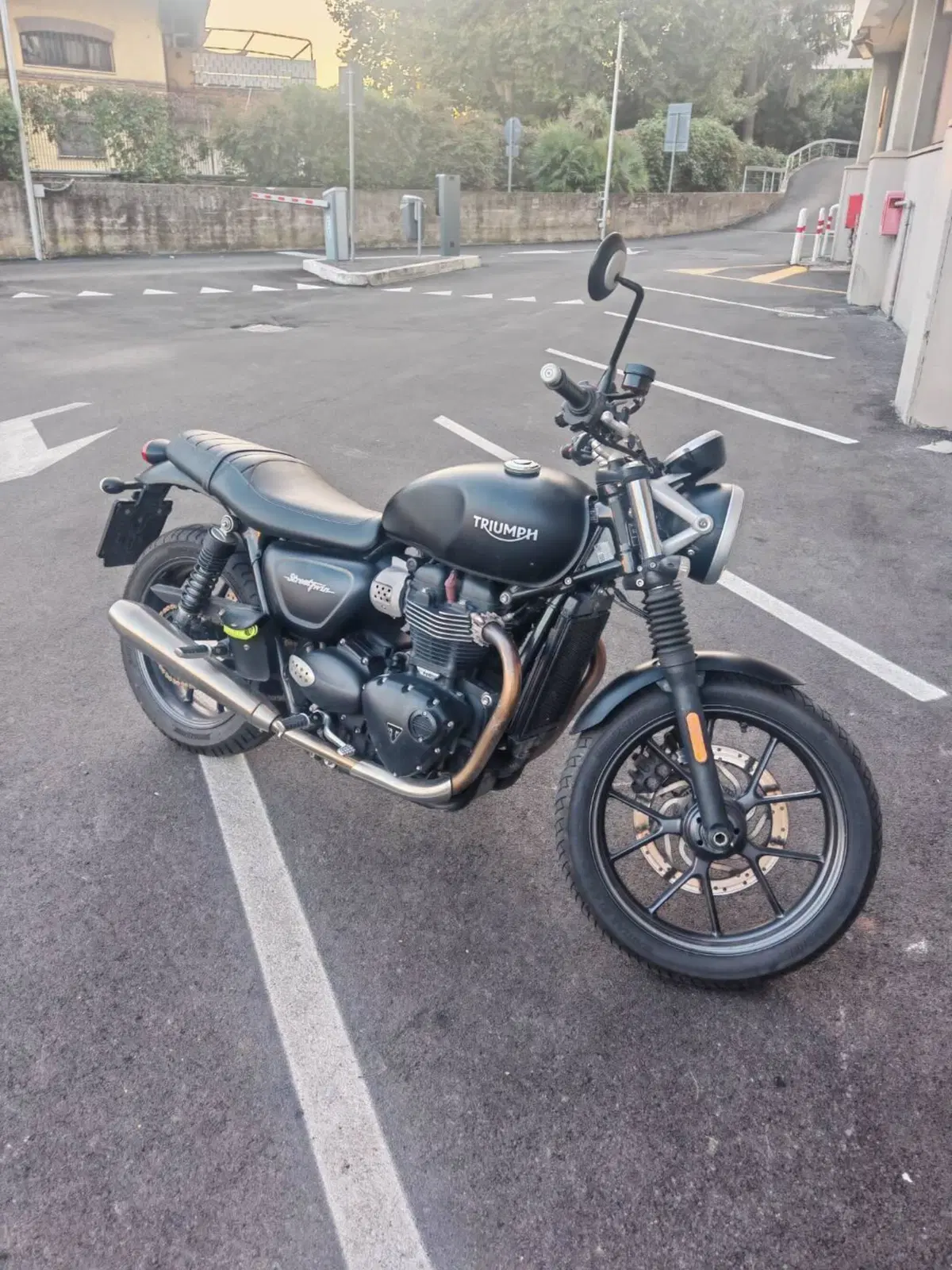Triumph Street Twin 900 (2017 - 18)