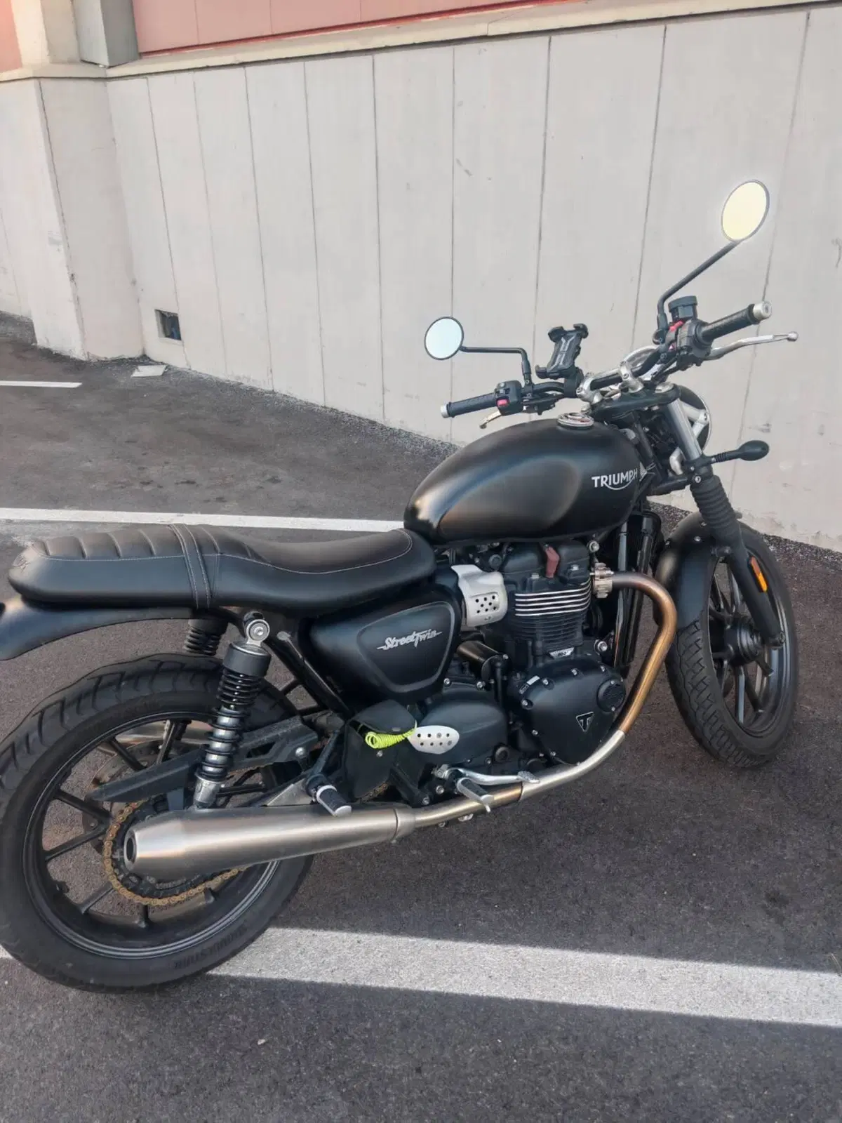 Triumph Street Twin 900 (2017 - 18) (5)
