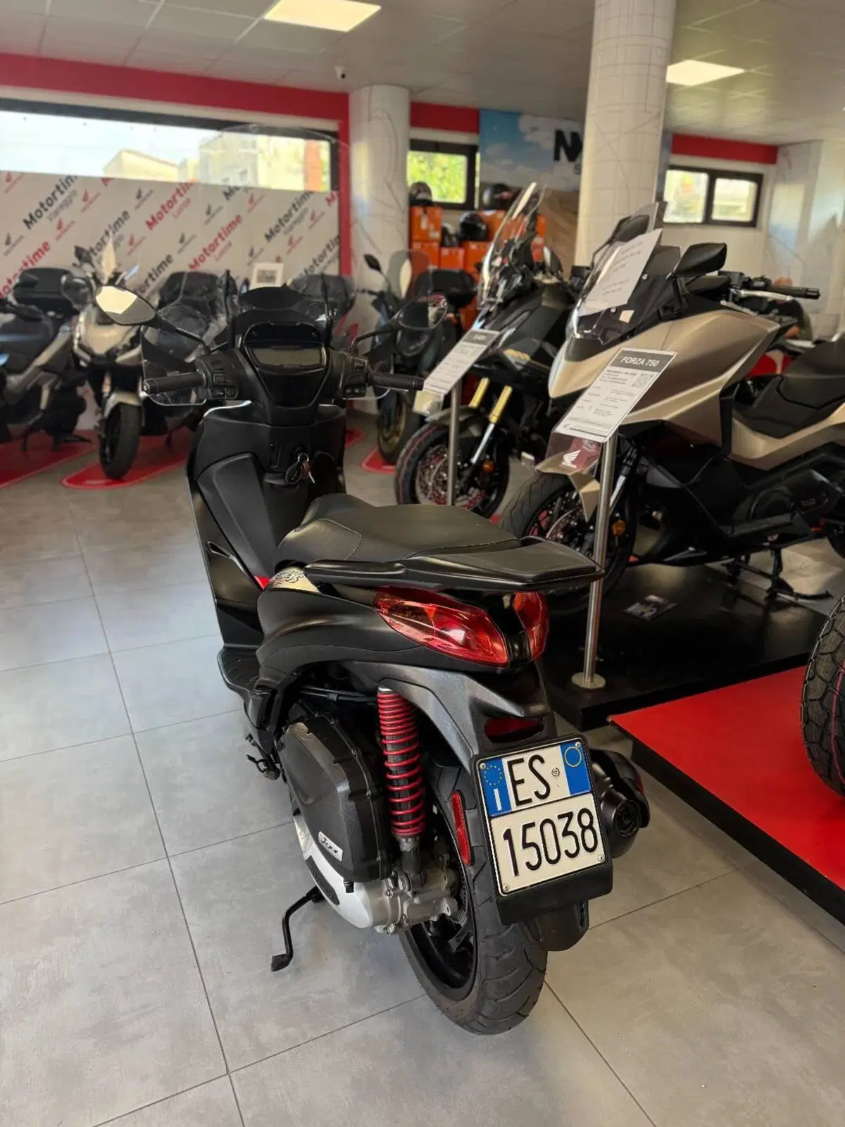 Piaggio Medley 125 S ABS (2020) (2)