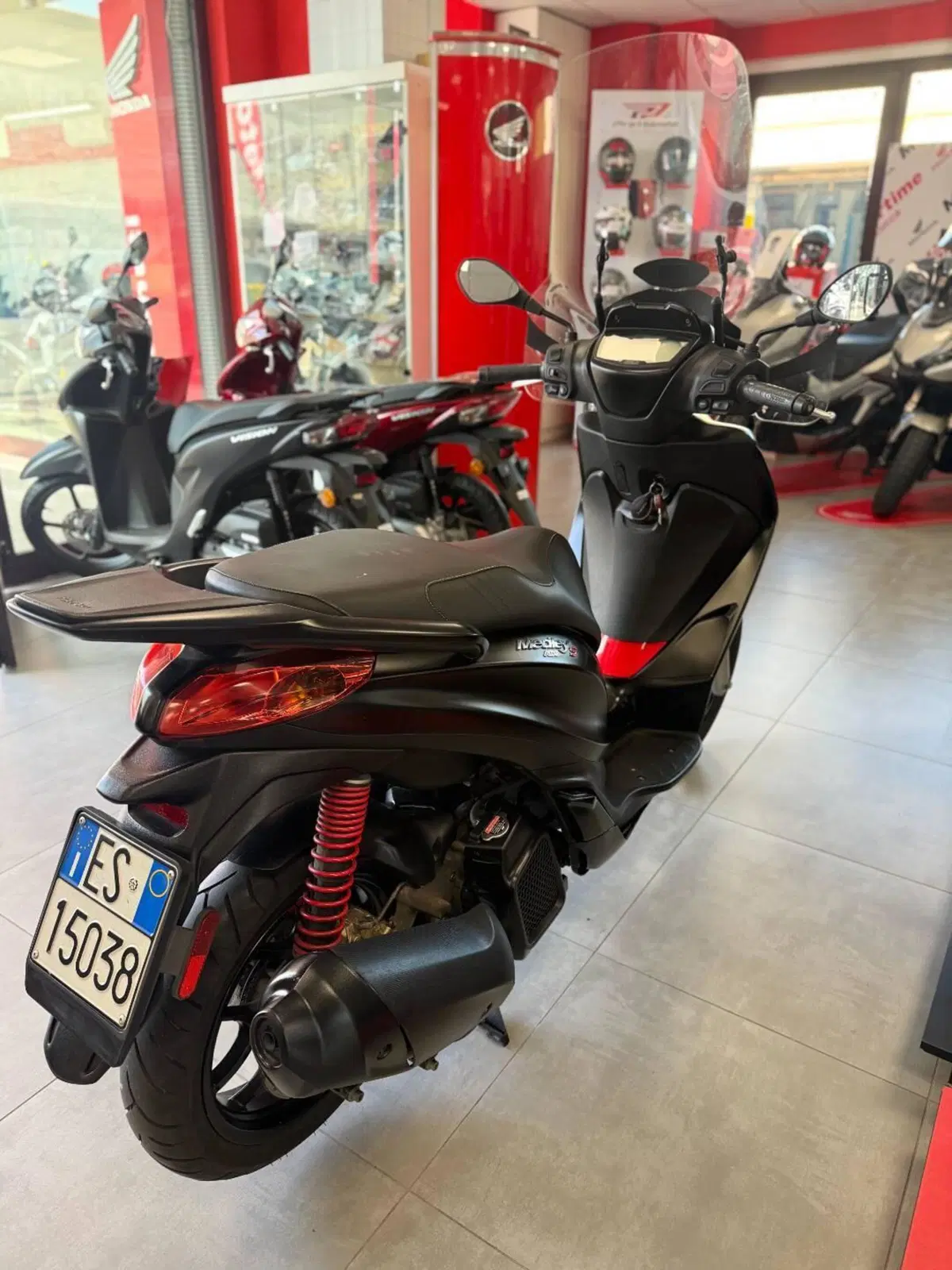 Piaggio Medley 125 S ABS (2020) (4)