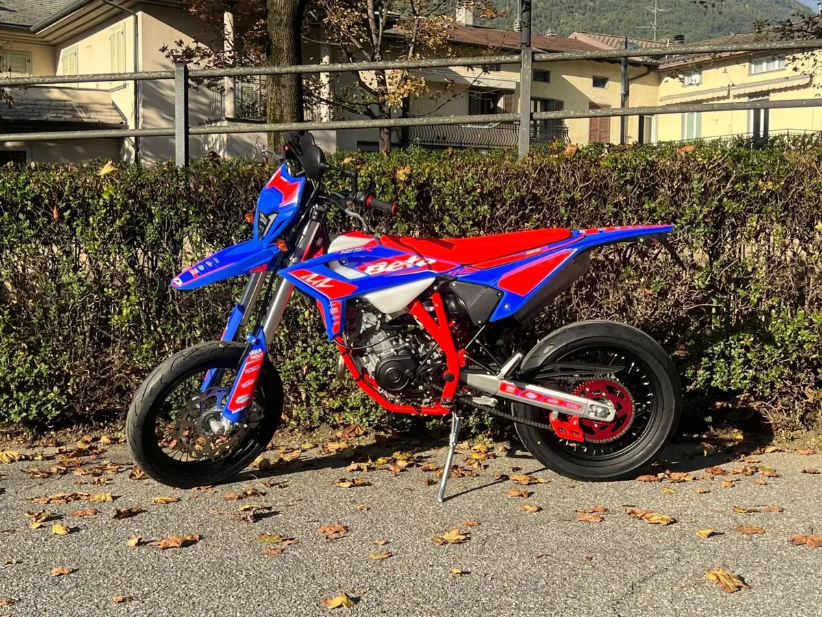 Betamotor RR 125 4T Motard R (2025 - 26) (4)