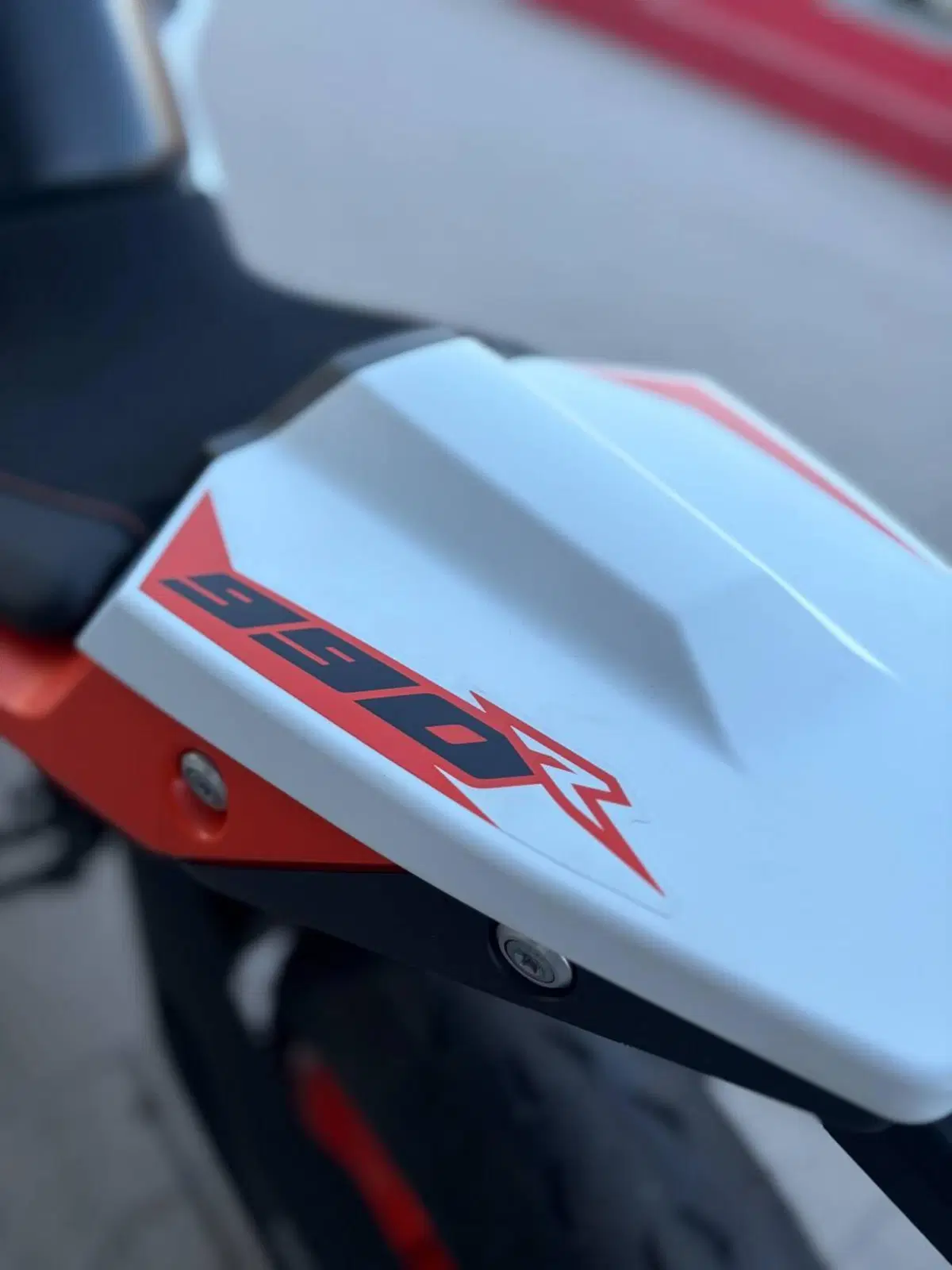 KTM 990 Duke R (2026) (5)