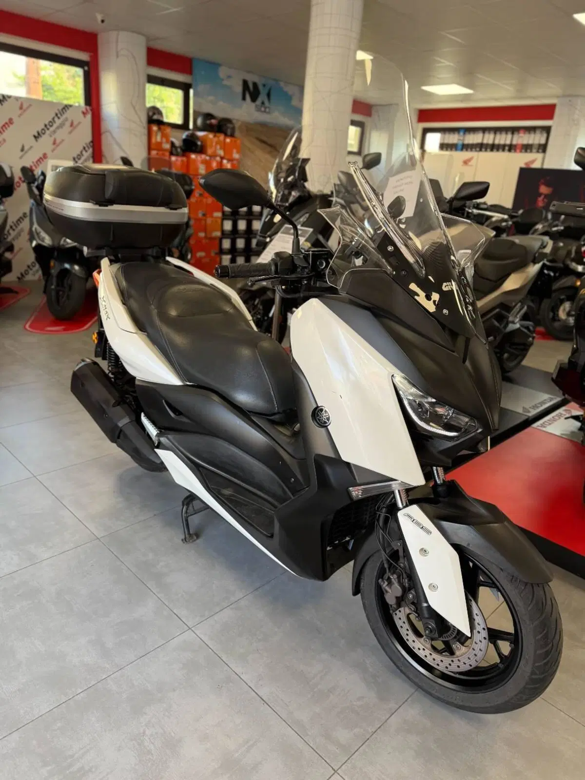 Yamaha X-Max 300 ABS (2017 - 20) (2)