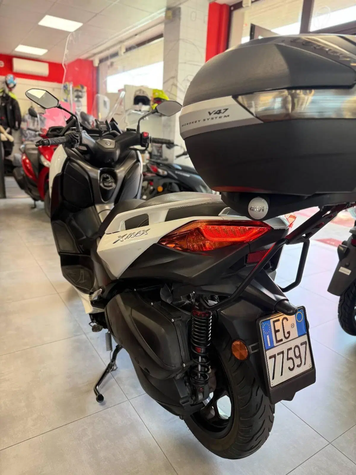 Yamaha X-Max 300 ABS (2017 - 20) (5)