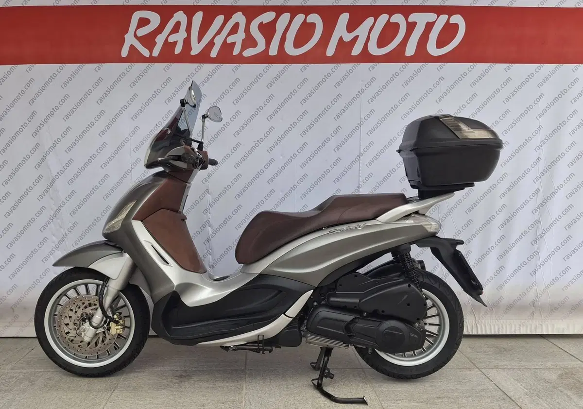 Piaggio Beverly 300 S i.e. ABS-ASR (2016 - 20) (2)