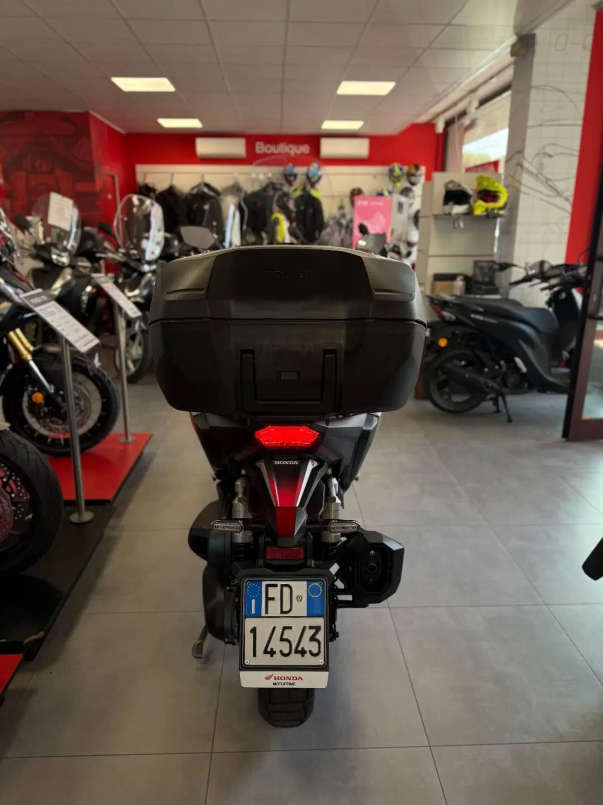 Honda ADV 350 (2022 - 24) (6)