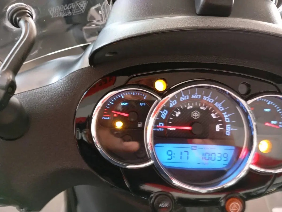 Piaggio Beverly 300 i.e. Police ABS-ASR (2017 - 20) (5)