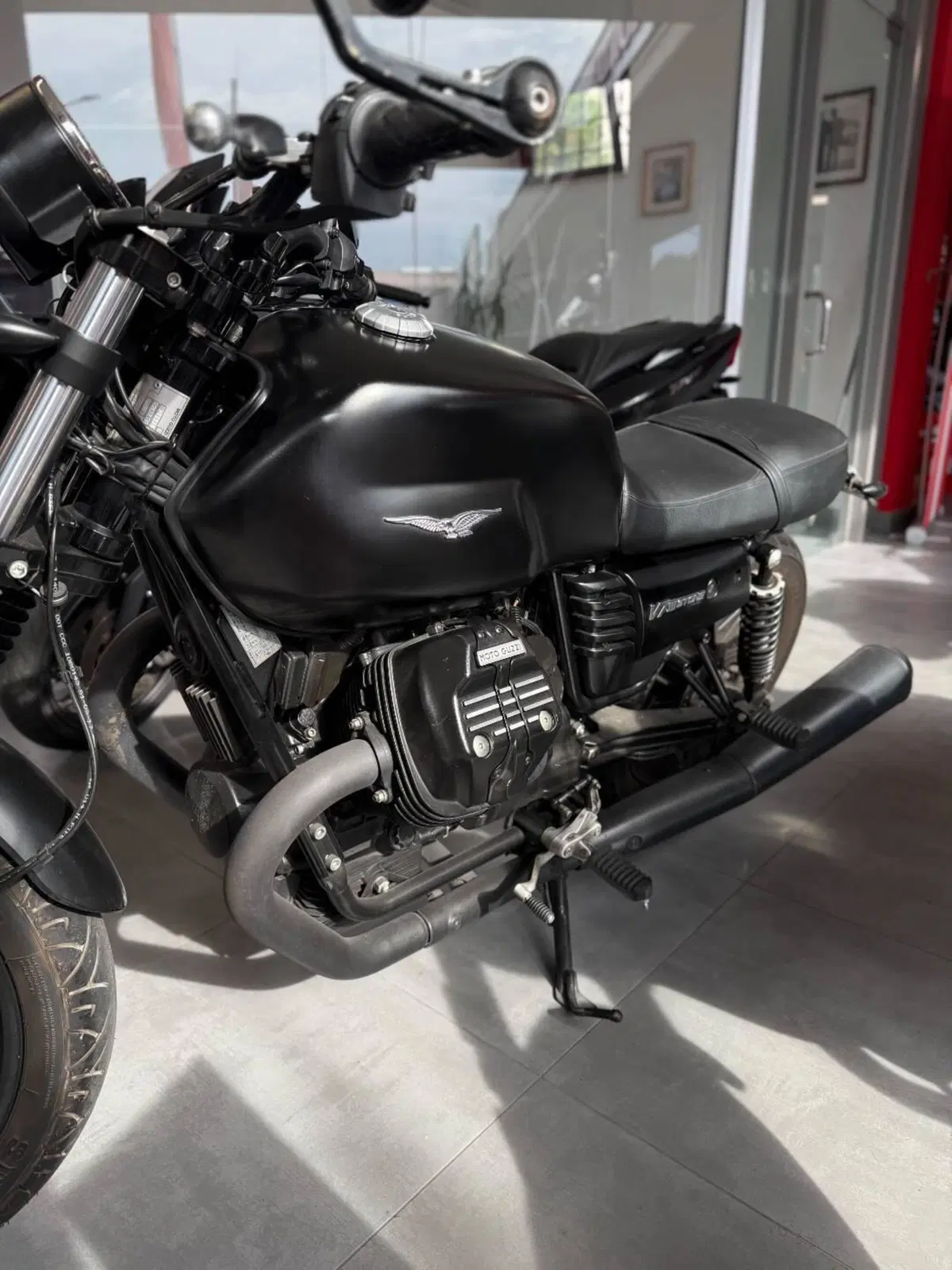 Moto Guzzi V7 III Stone (2017 - 20) (2)