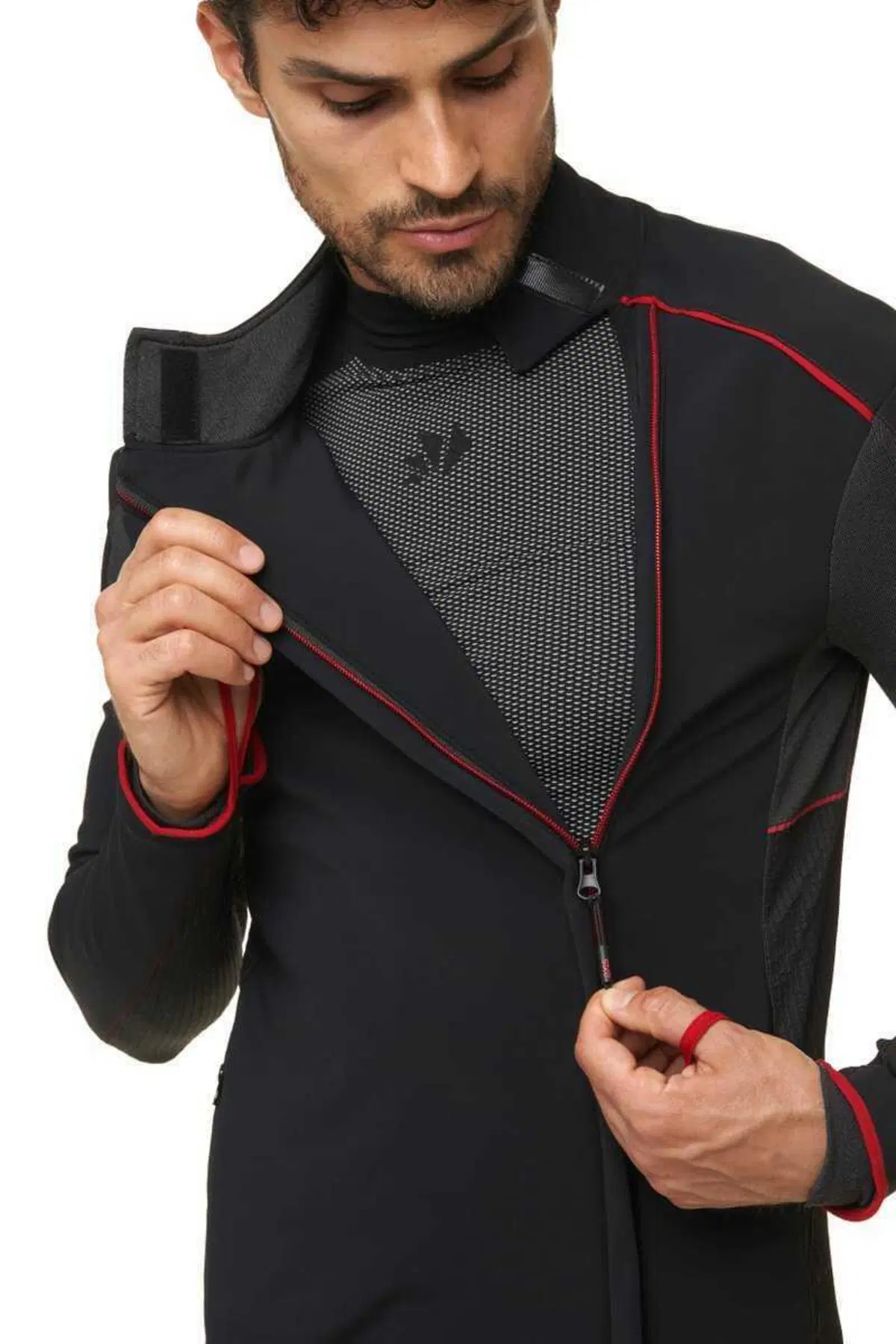 SIXS WTJ V3, la giacca second layer per sfidare il freddo in moto, sugli sci e sui passi alpini (2)