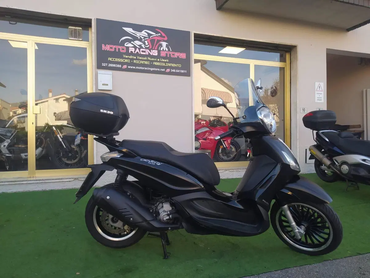 Piaggio Beverly 300 i.e. Police ABS-ASR (2017 - 20) (3)
