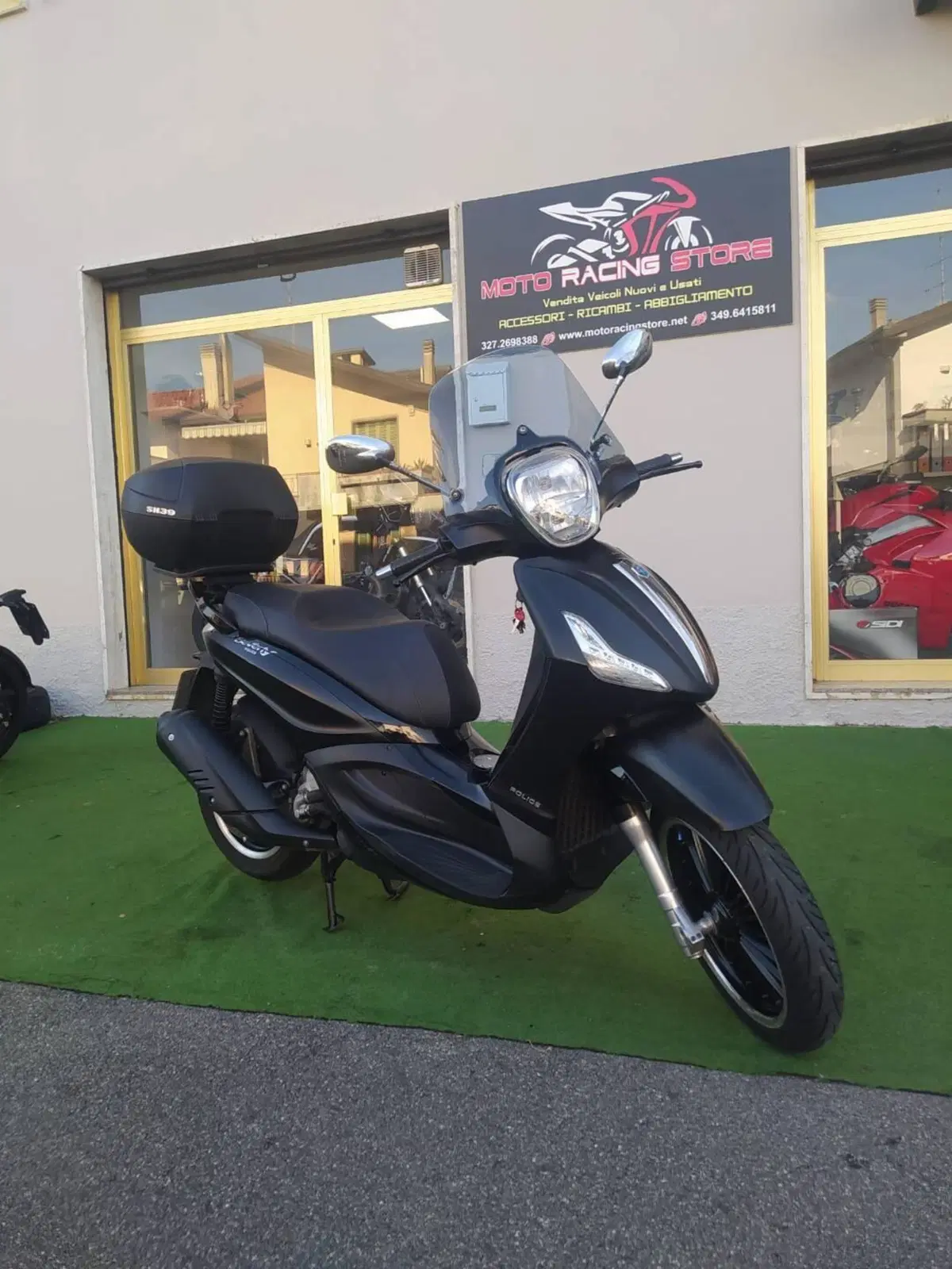 Piaggio Beverly 300 i.e. Police ABS-ASR (2017 - 20) (2)