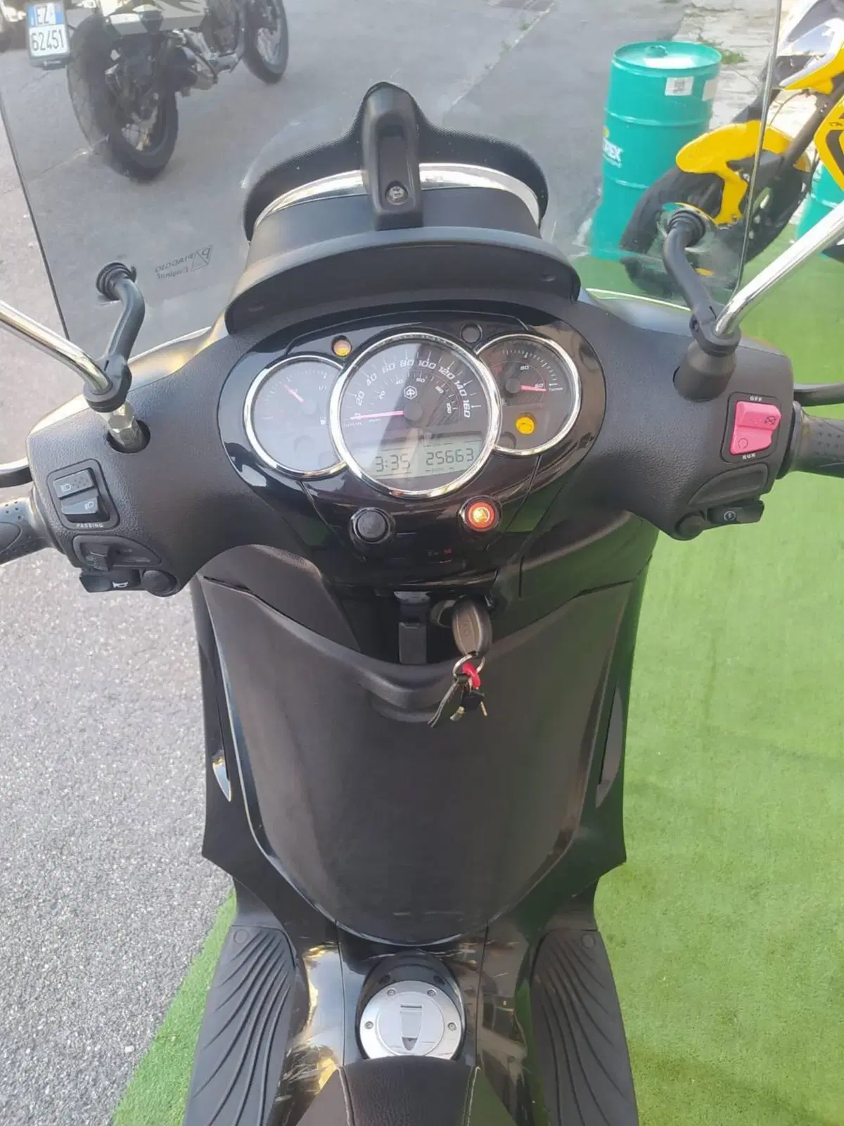 Piaggio Beverly 300 i.e. Police ABS-ASR (2017 - 20) (8)