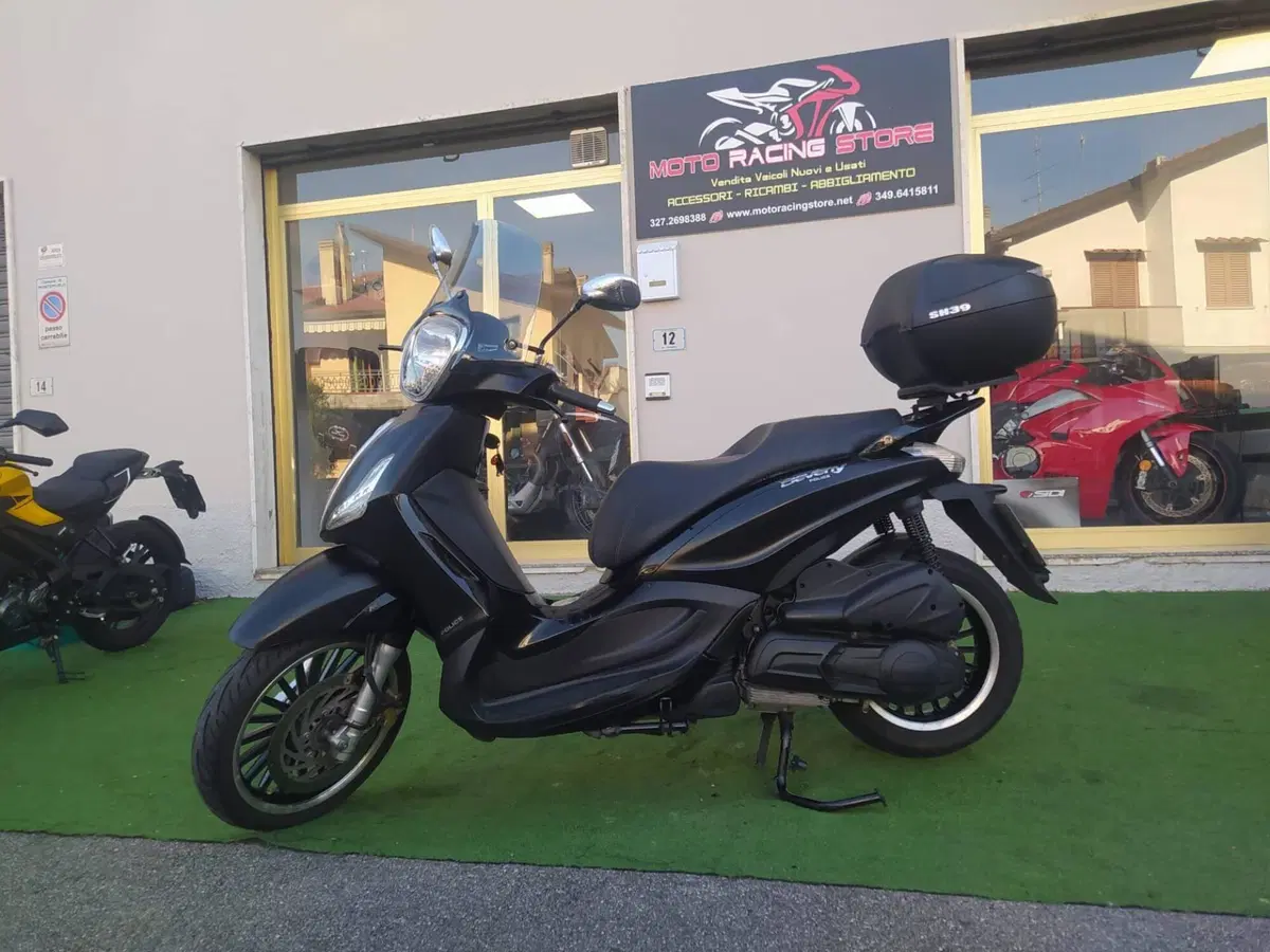 Piaggio Beverly 300 i.e. Police ABS-ASR (2017 - 20) (6)
