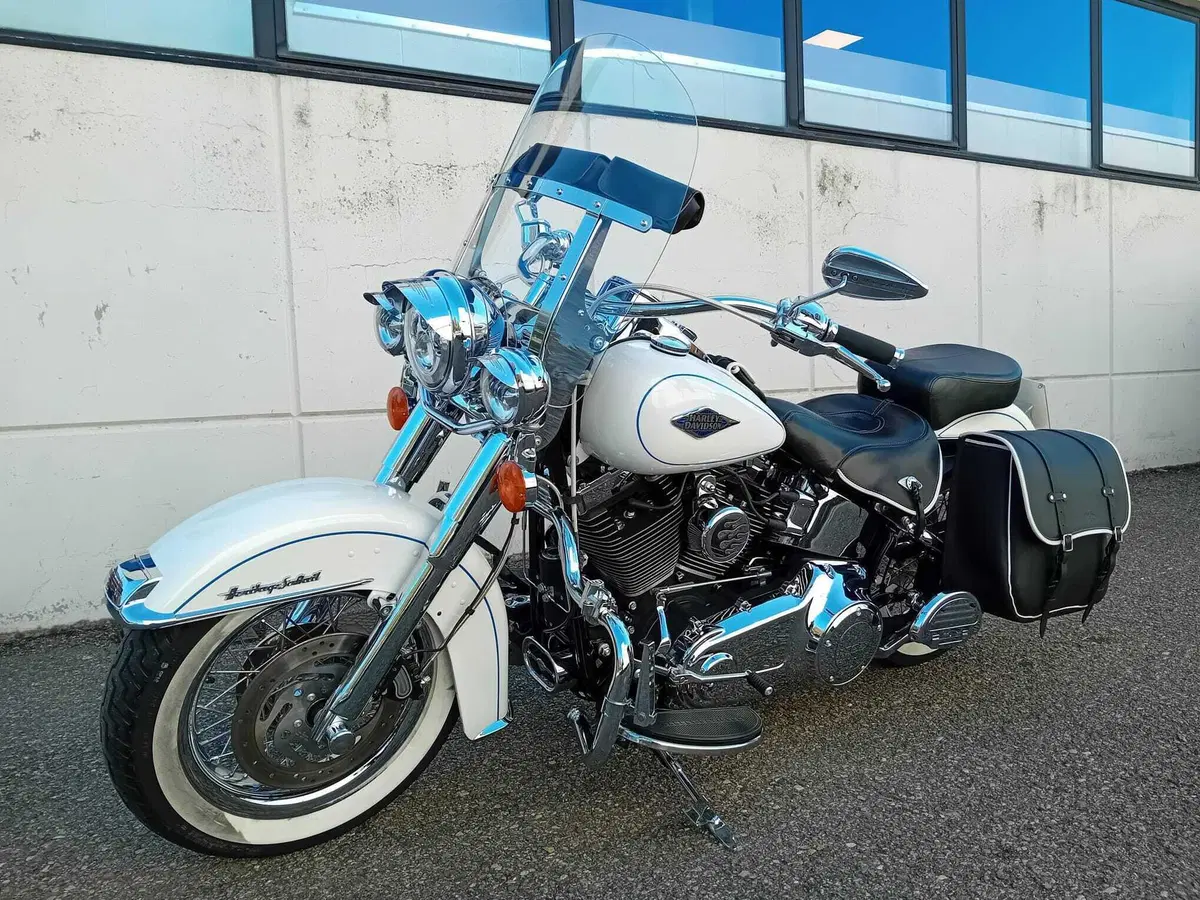 Harley-Davidson 1690 Heritage Classic (2011 - 17) - FLSTC (3)