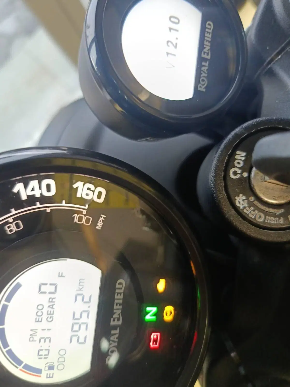 Royal Enfield HNTR 350 (2022 - 26) (3)