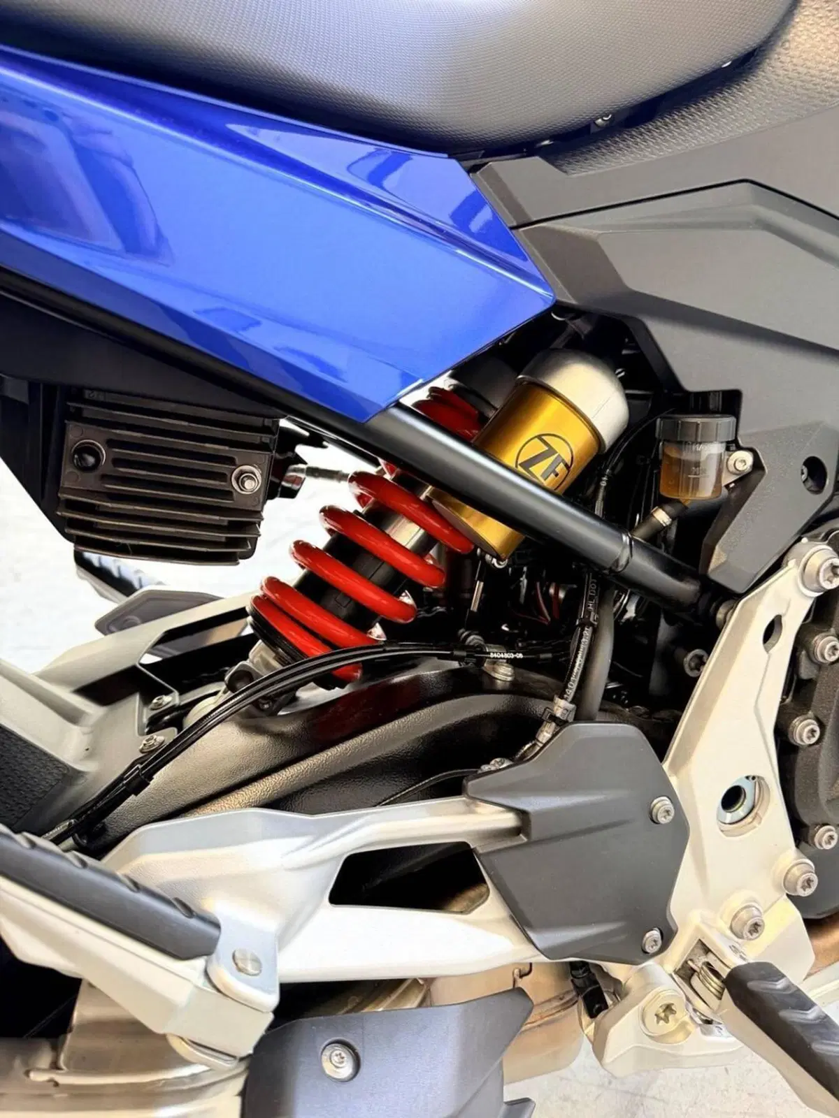 Bmw F 900 XR (2025 - 27) (3)