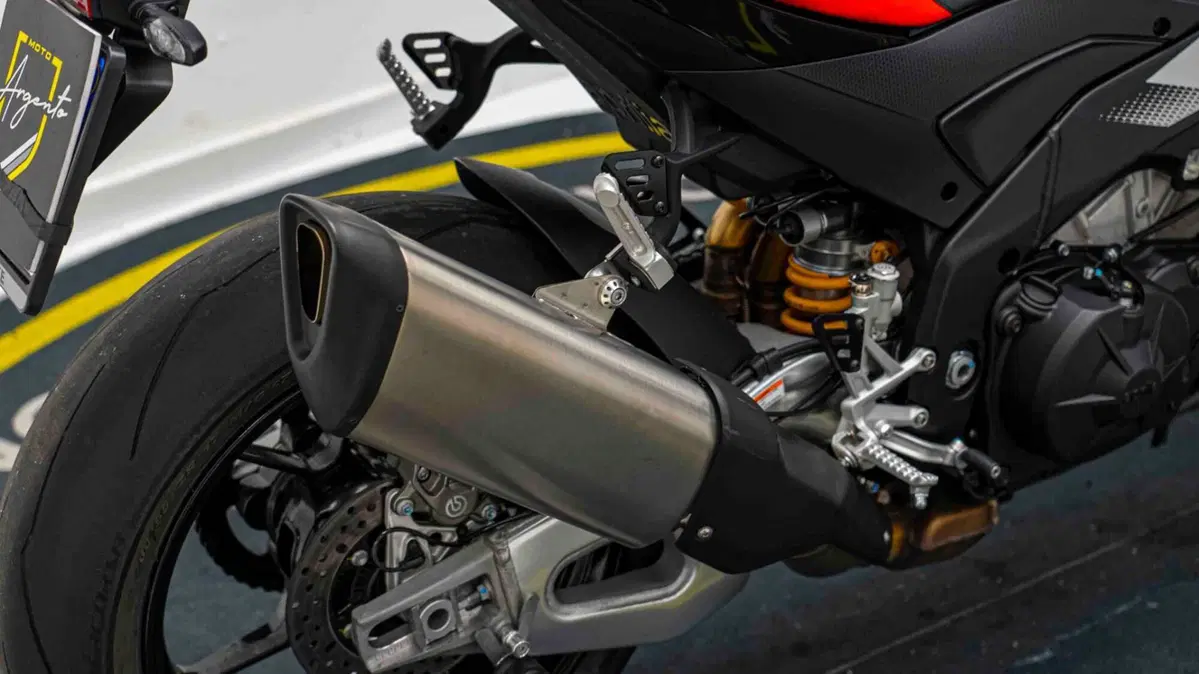 Aprilia Tuono V4 Factory (2025 - 26) (4)