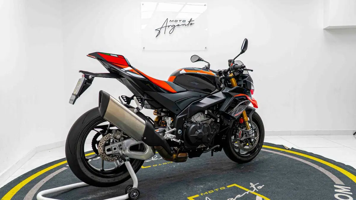 Aprilia Tuono V4 Factory (2025 - 26) (8)