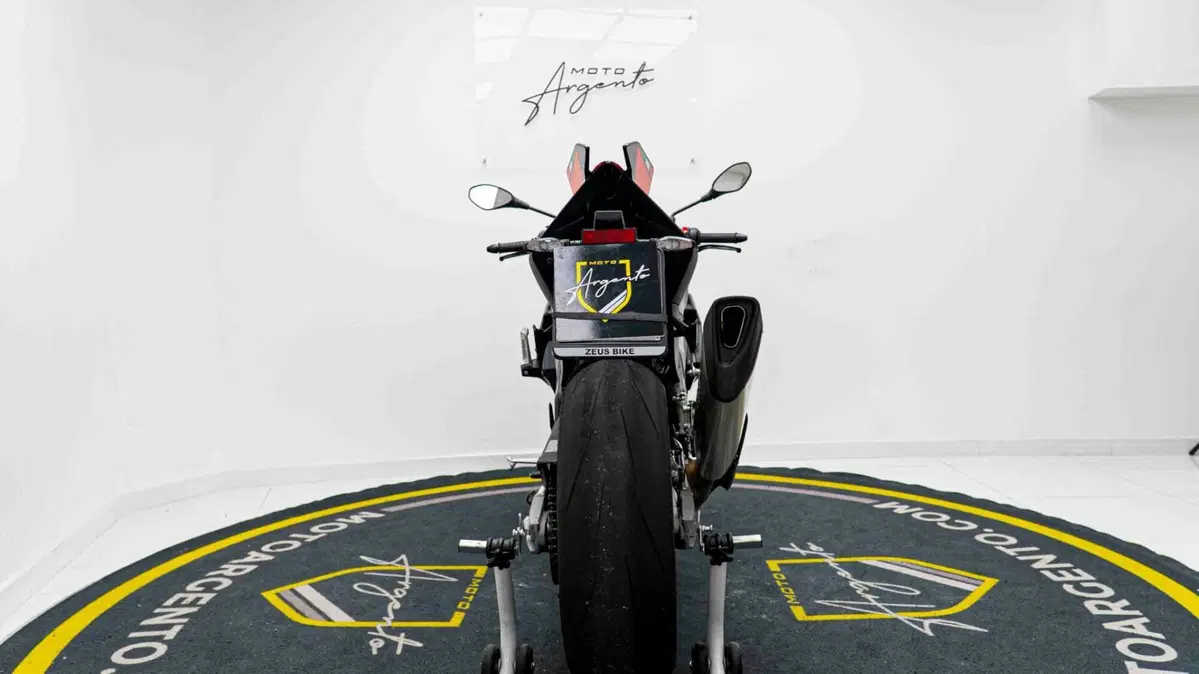 Aprilia Tuono V4 Factory (2025 - 26) (9)