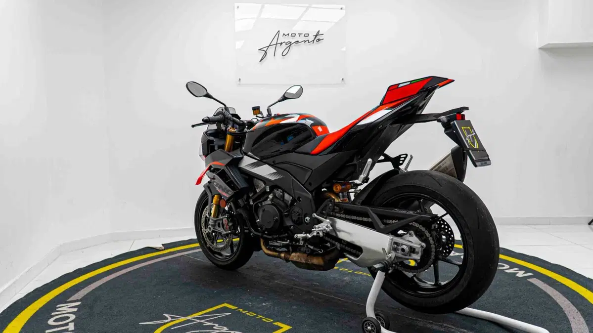 Aprilia Tuono V4 Factory (2025 - 26) (10)
