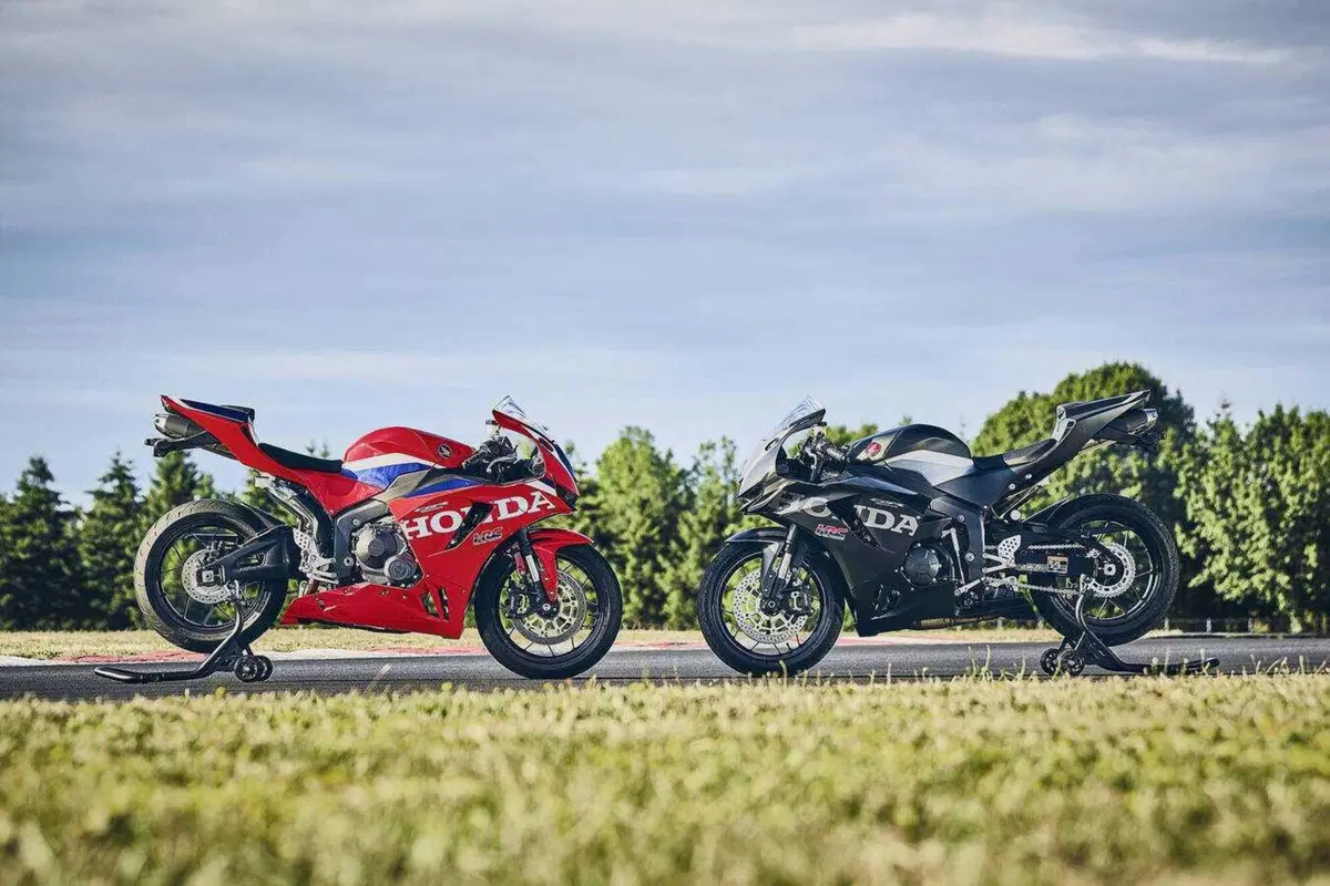 Honda CBR600RR 2027, ora frena come la Fireblade e le alette spariscono (11)