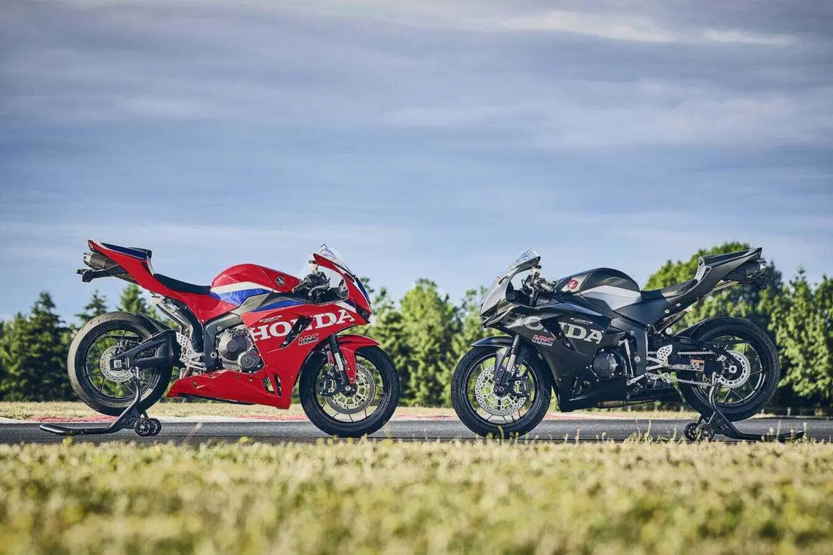 Honda CBR600RR 2027, ora frena come la Fireblade e le alette spariscono (12)