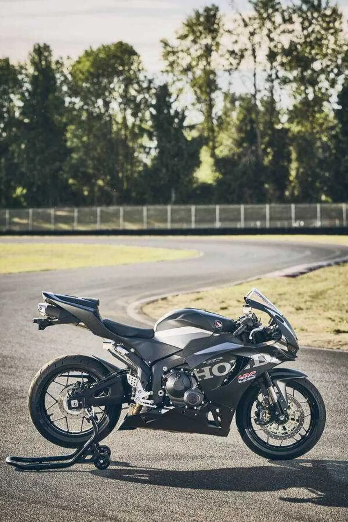 Honda CBR600RR 2027, ora frena come la Fireblade e le alette spariscono (16)