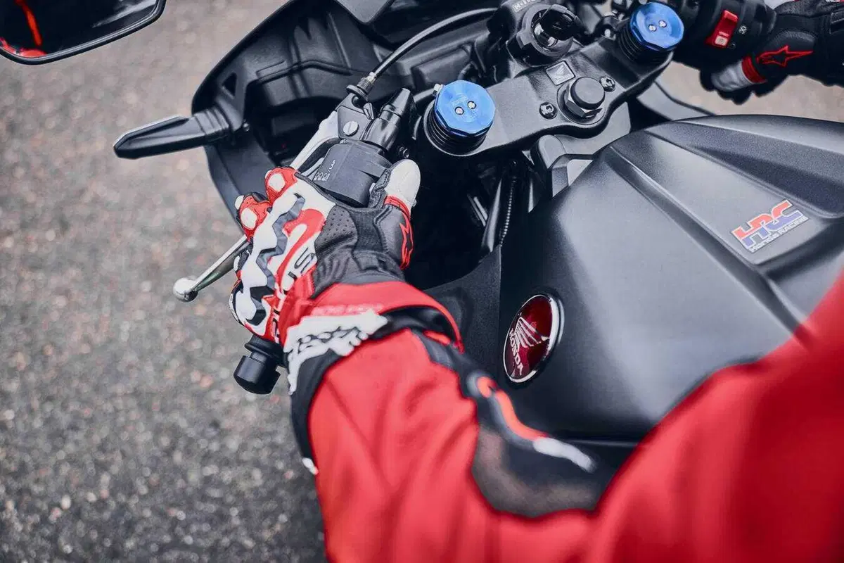 Honda CBR600RR 2027, ora frena come la Fireblade e le alette spariscono (23)