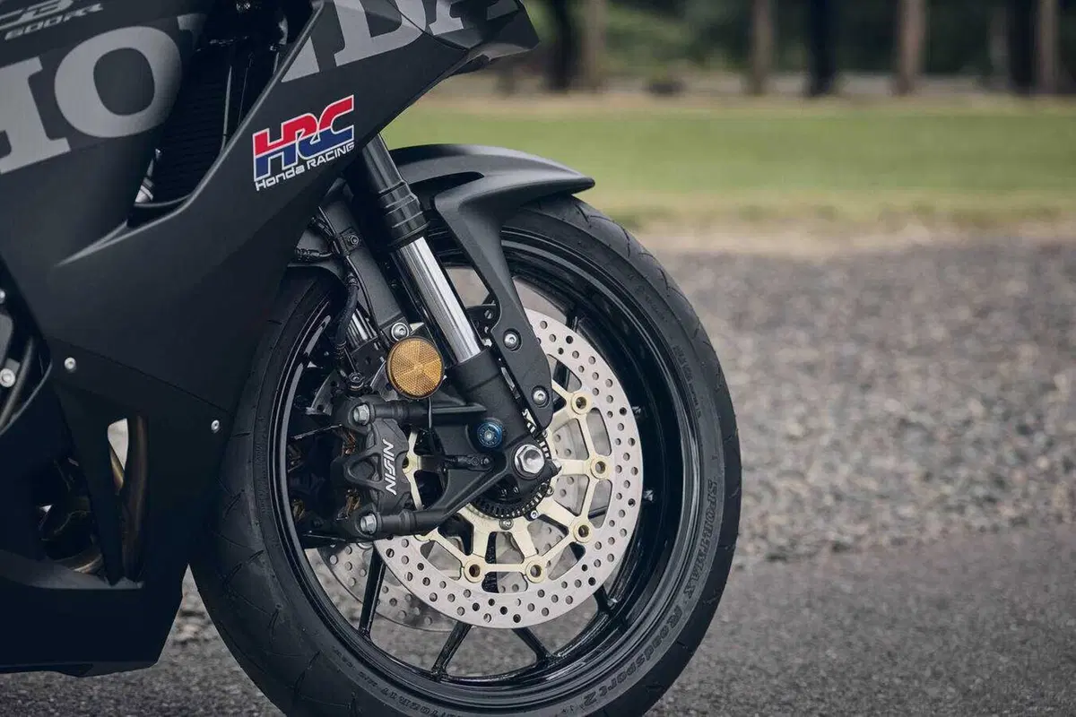 Honda CBR600RR 2027, ora frena come la Fireblade e le alette spariscono (25)