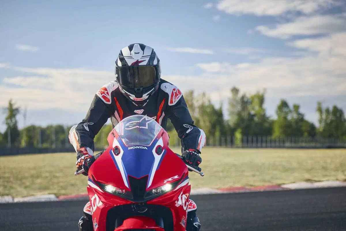Honda CBR600RR 2027, ora frena come la Fireblade e le alette spariscono (33)