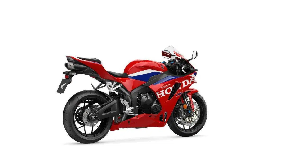 Honda CBR600RR 2027, ora frena come la Fireblade e le alette spariscono (54)
