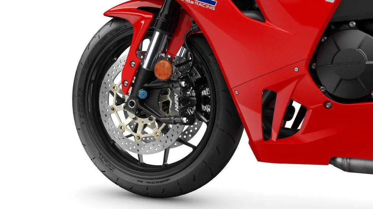 Honda CBR600RR 2027, ora frena come la Fireblade e le alette spariscono (71)