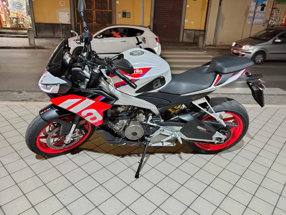 Aprilia Tuono 660 Factory (2022 - 24) (2)