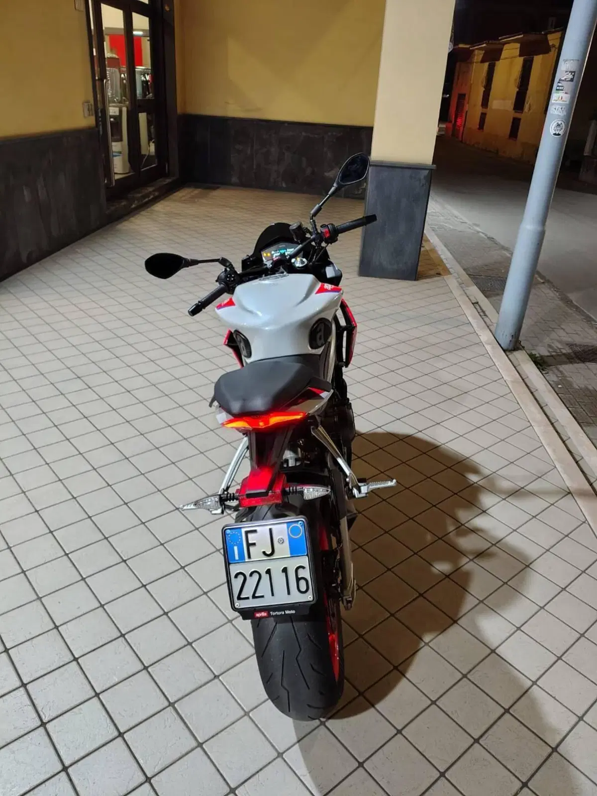 Aprilia Tuono 660 Factory (2022 - 24) (4)