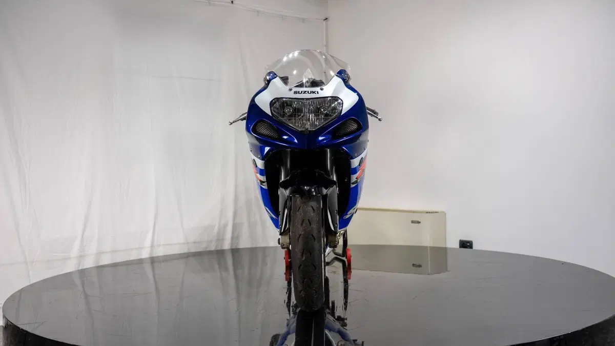Suzuki GSX-R 750 K1 (4)