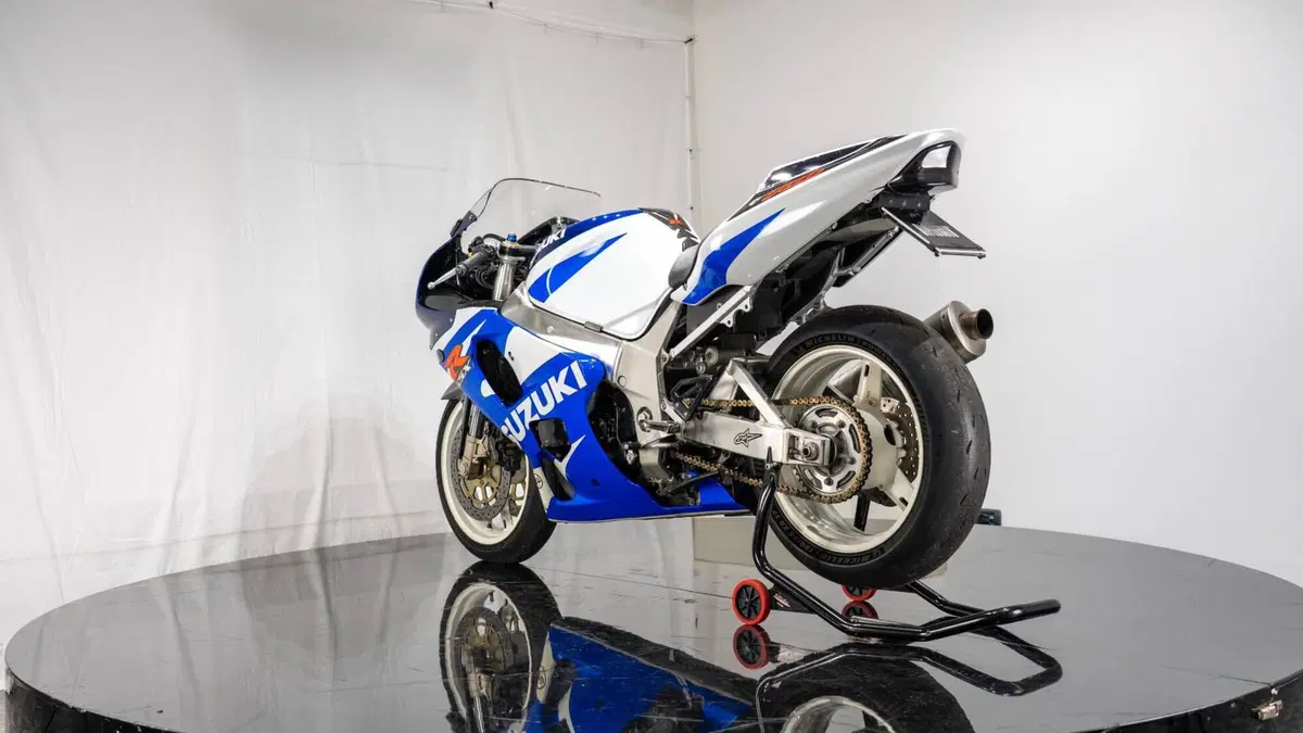 Suzuki GSX-R 750 K1 (9)