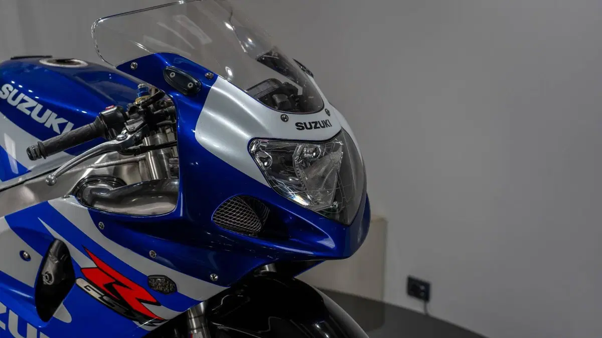 Suzuki GSX-R 750 K1 (10)