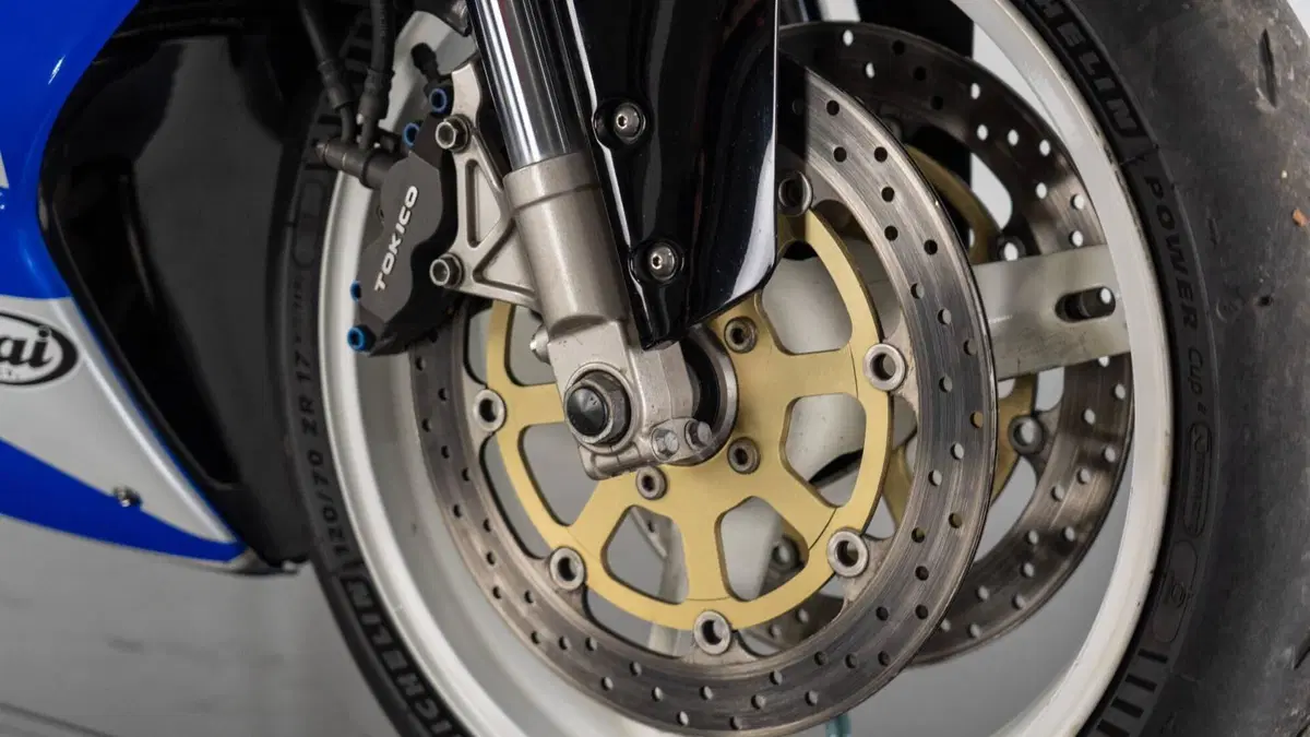 Suzuki GSX-R 750 K1 (14)