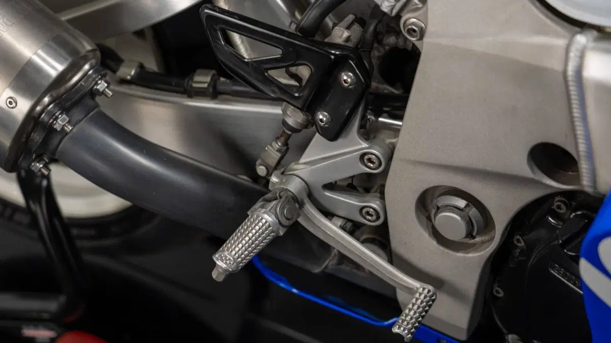 Suzuki GSX-R 750 K1 (15)