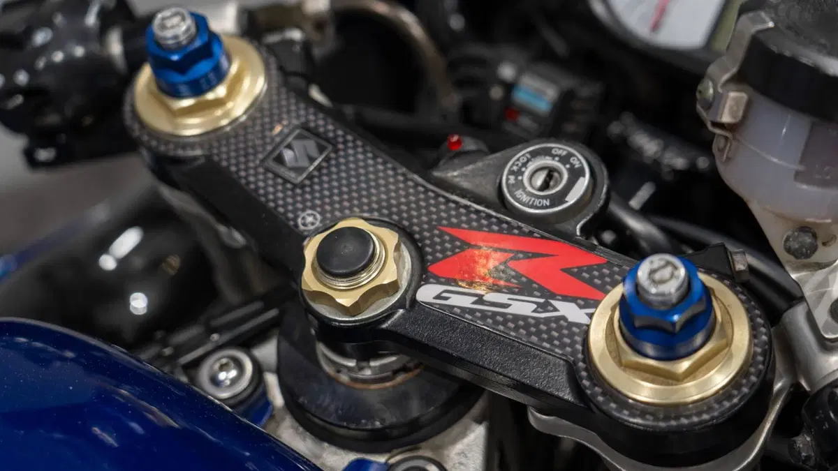 Suzuki GSX-R 750 K1 (17)