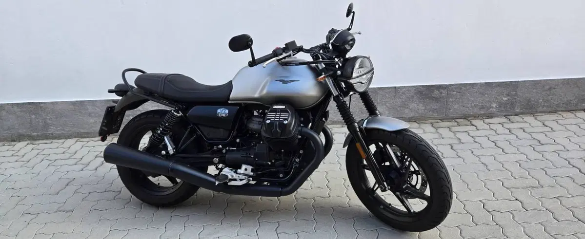 Moto Guzzi V7 Stone (2021 - 24)