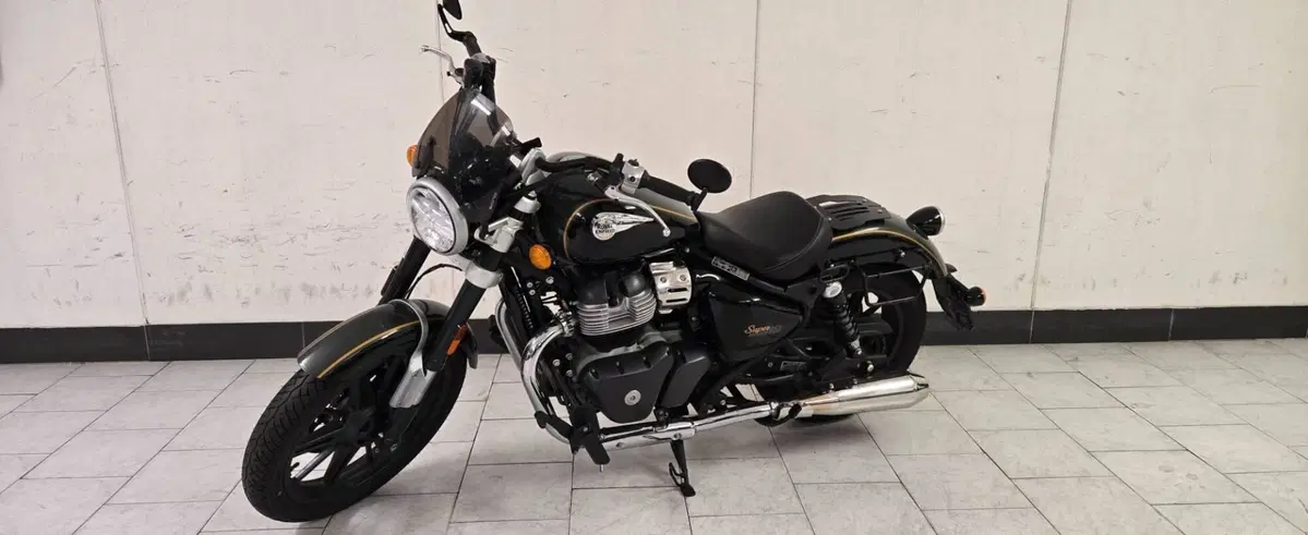 Royal Enfield Super Meteor 650 (2023 - 26) (3)
