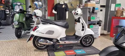 Vespa GTS 300 Super (2023 - 24) usata